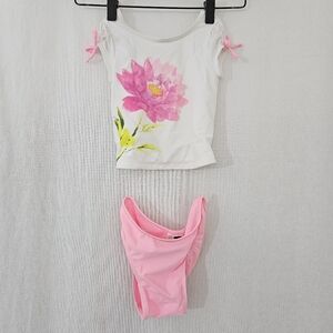 Old Navy 2-Piece Short Sleeve Flower Graphic Top and Bottoms Set in White & Pink